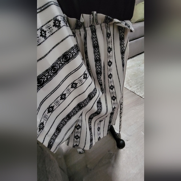 Lily Rose Elegant Black Romper Size Small - Picture 2 of 5